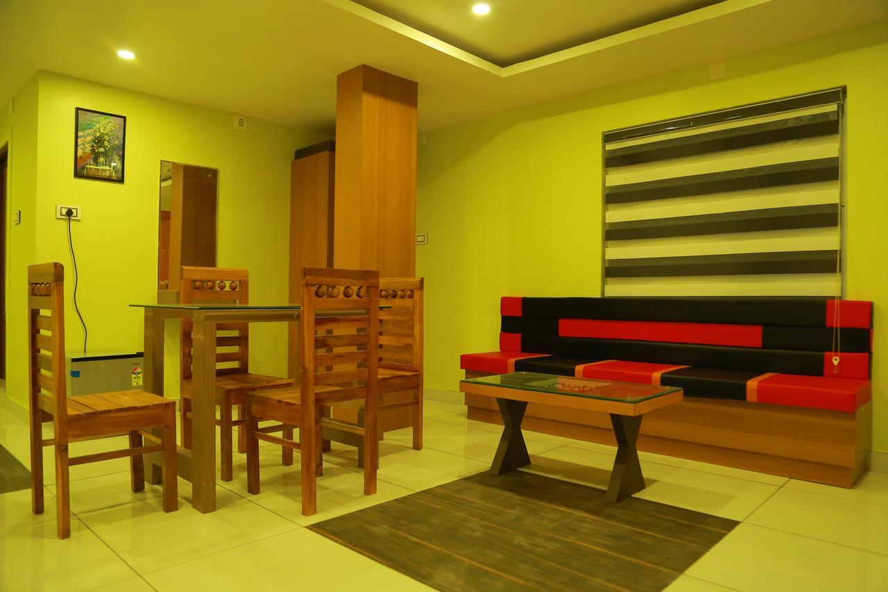 Royal Plaza Residency Hotel Cheruppulasseri Exterior foto